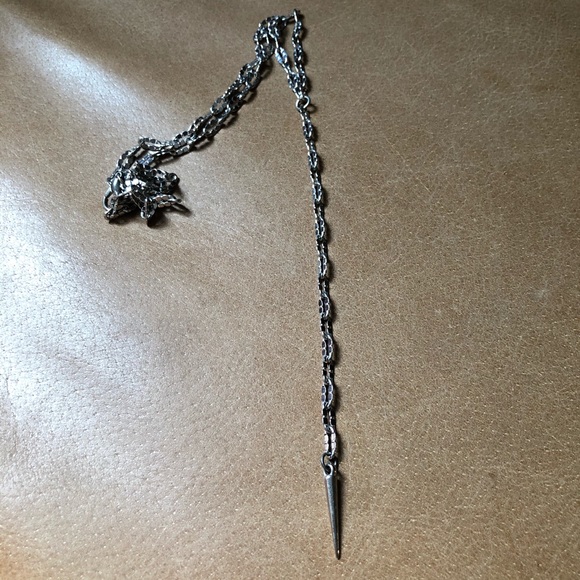 Jewelry - Lariat spike necklace
